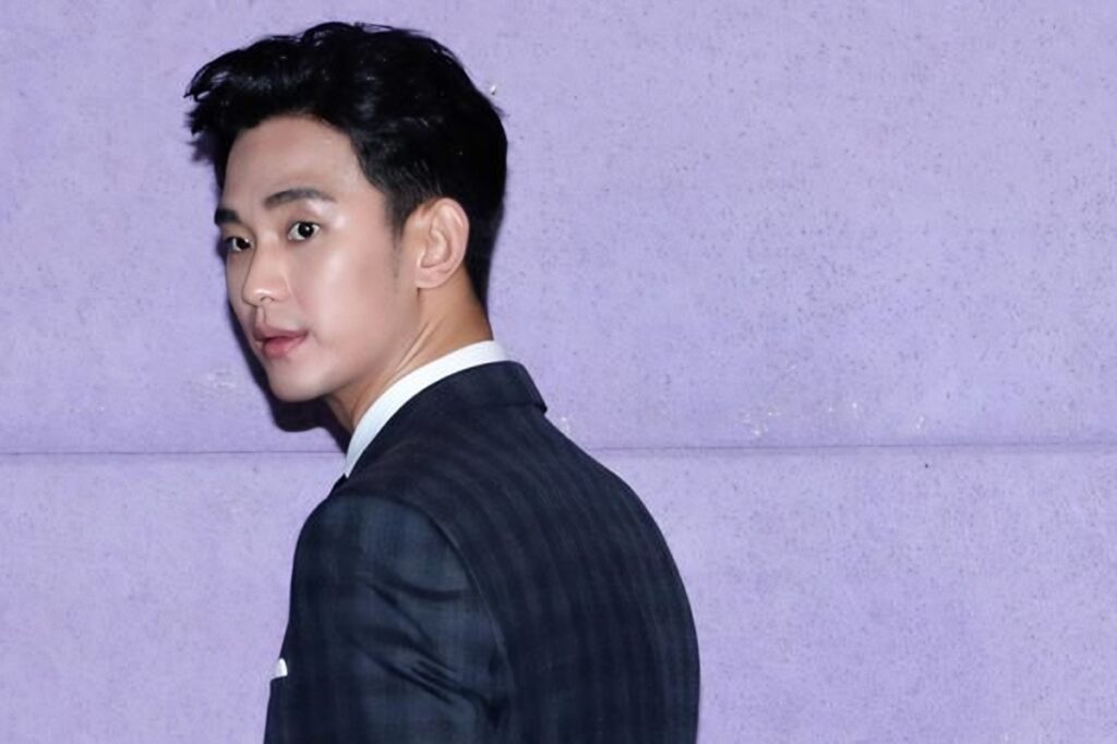 Actor Kim Soo-hyun resumes official activities after 16 months, films new commercial Actor Kim Soo-hyun resumes official activities after 16 months, films new commercial