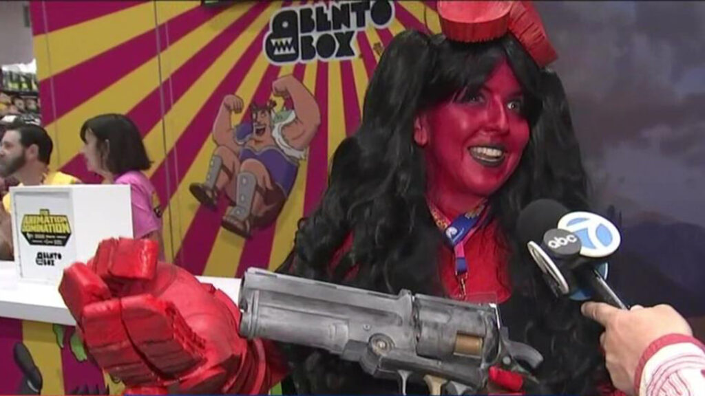 Comic-Con fans line up for exclusive collectibles and show off epic costumes in San Diego