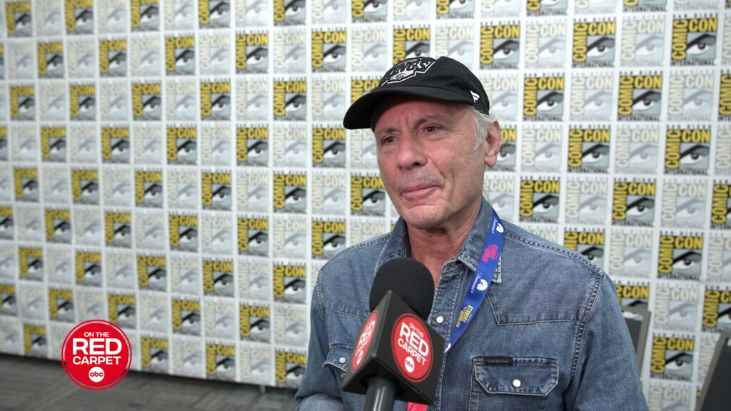 Iron Maiden’s Bruce Dickinson sings with Billie Joe Armstrong, signs new book at San Diego Comic