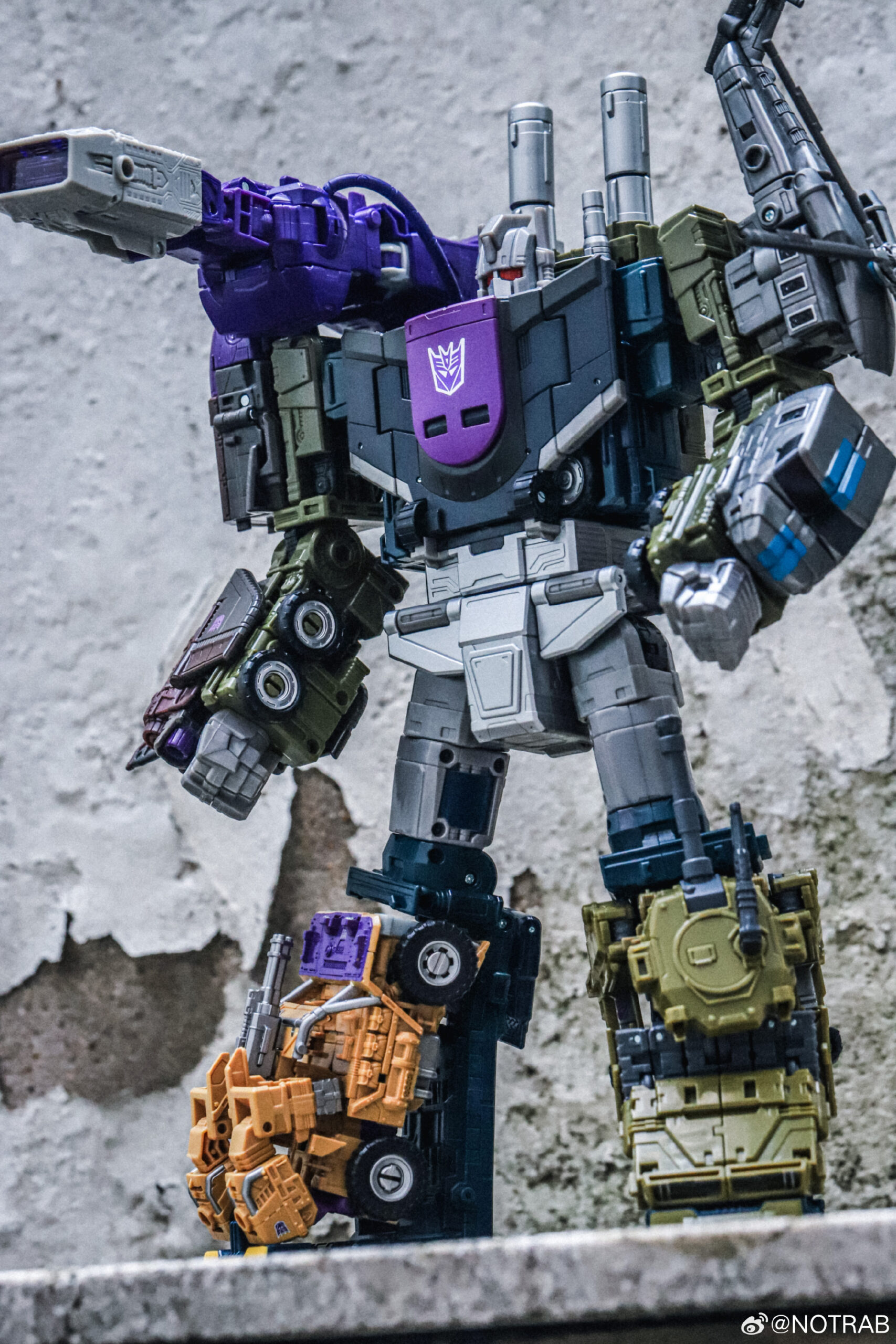 1986 Shockwave & Bruticus Gun Mode In-Hand Images of New Transformers Studio Series Voyager