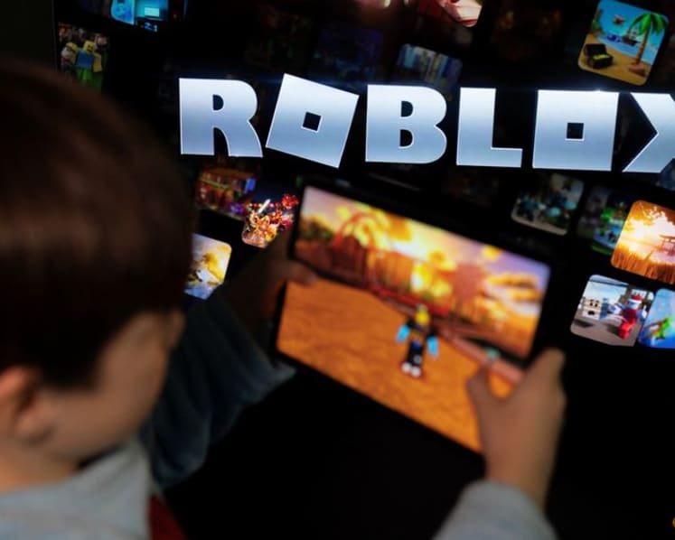 Roblox's algorithm, safety changes dent bookings forecast; shares slump