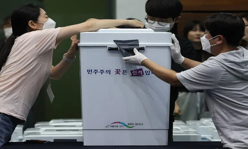 [Column] The gender voting gap is eroding the foundation of democracy