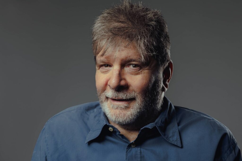 Netflix Announces the Adaptation of Marcelo Rubens Paiva’s ‘Happy Old Year’ Netflix Announces the Adaptation of Marcelo Rubens Paiva’s ‘Happy Old Year’