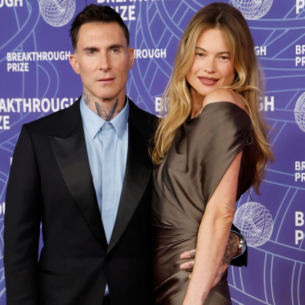 Adam Levine Has Adorable Onstage Moment With Wife Behati Prinsloo and Daughter Dusty