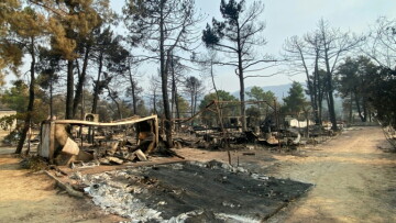 Dwellings in the Pantano del Burguillo campsite were burnt to ash