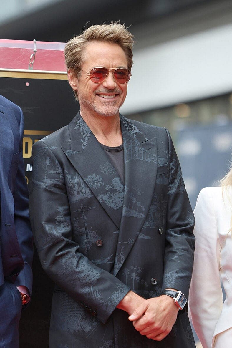 Robert Downey Jr. at Chris Hemsworth is honored with a star on the Hollywood Walk of Fame
