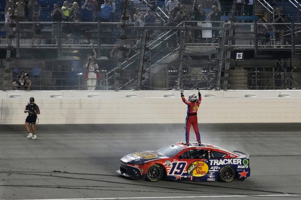 Where to watch NASCAR Cup Series at EchoPark today: Free live stream