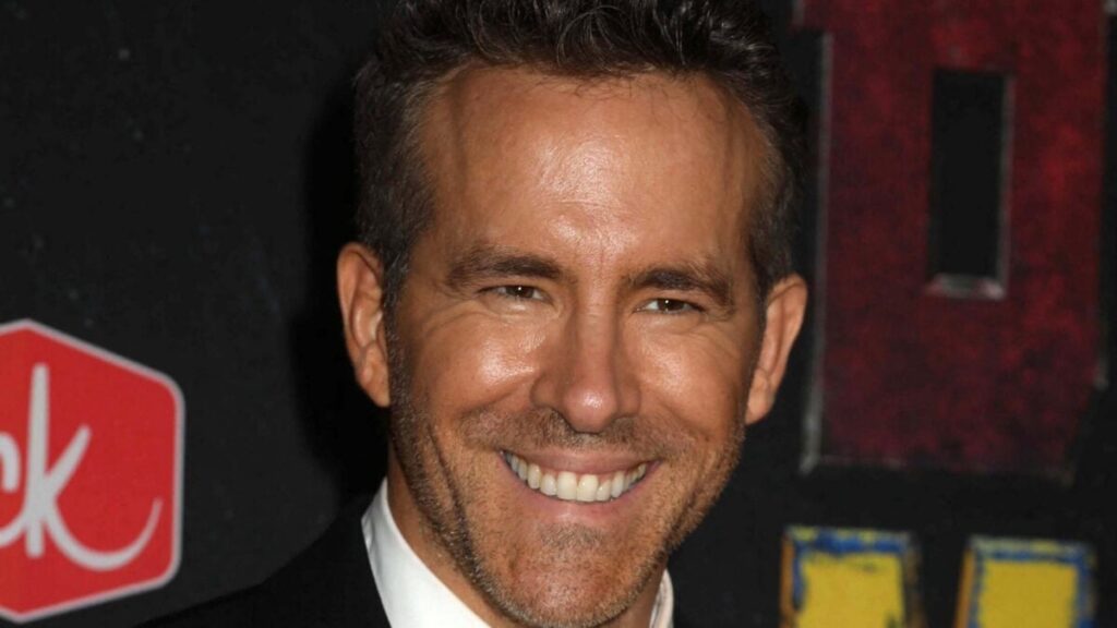 Ryan Reynolds’ Comic-Con Surprise Backfires As Fans Call Appearance ‘Pure Desperation’ Ryan Reynolds’ Comic-Con Surprise Backfires As Fans Call Appearance ‘Pure Desperation’