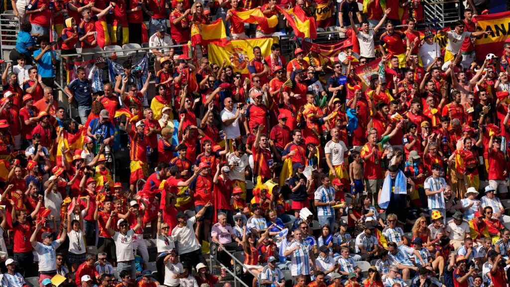 World Cup fans from Argentina, Spain spend big cash at final World Cup fans from Argentina, Spain spend big cash at final