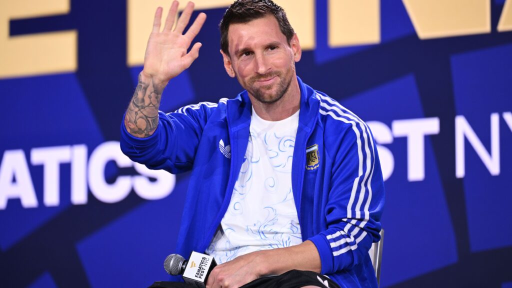 ‘Very prophetic’ – Tom Brady asks Lionel Messi about famous baby Lamine Yamal picture ahead of Argentina-Spain World Cup final