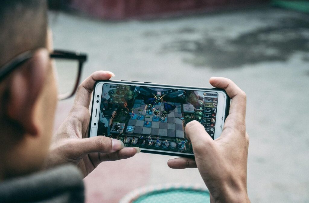 The Best Mobile Hardware Features for Serious Casual Gamers