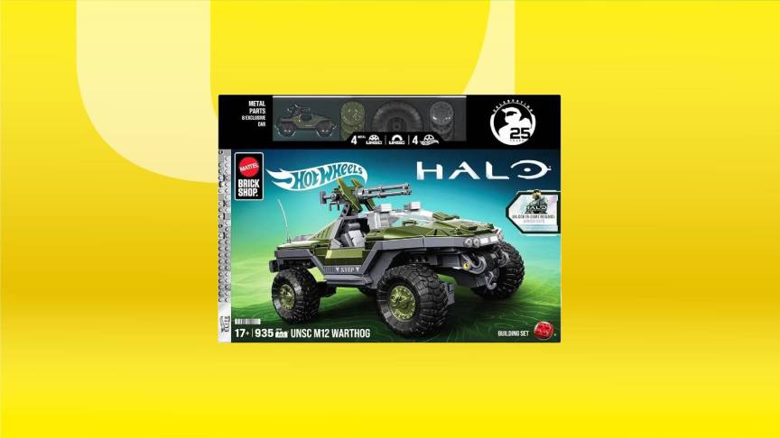 A Warthog building kit against a yellow gradient CNET background.