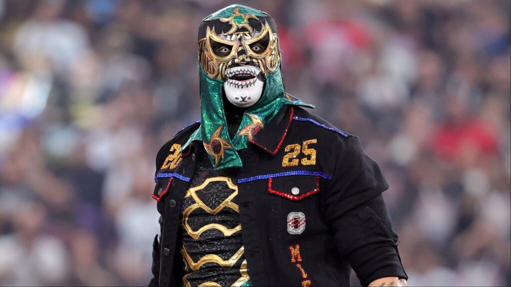Twitch Streamer Neon Showed WWE Star Penta Unmasked Twitch Streamer Neon Showed WWE Star Penta Unmasked