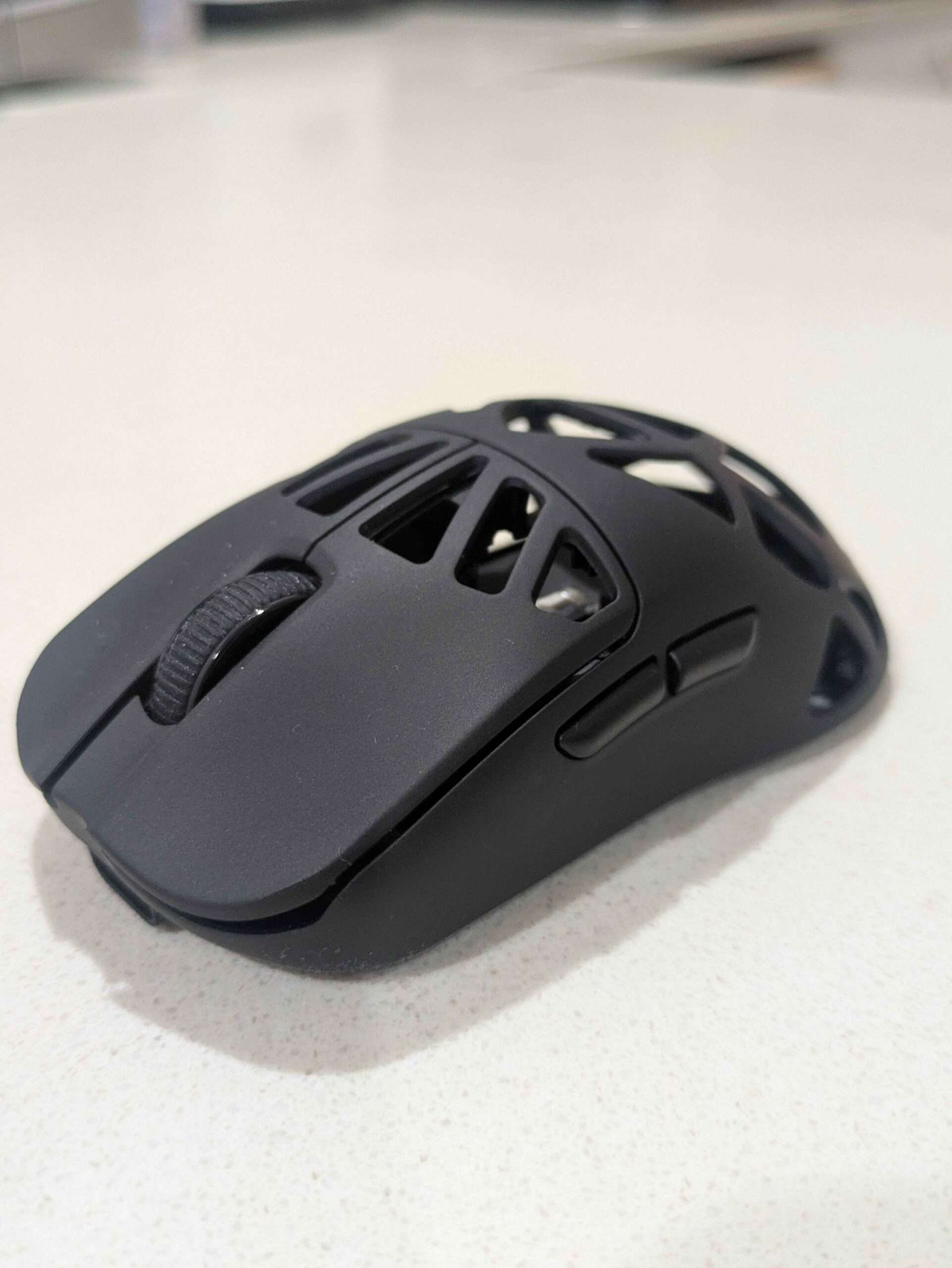 PXL 20260715 094032490 scaled https://www.mkaugaming.com/all-review-list/epomaker-carbonx-mouse-hardware-review/