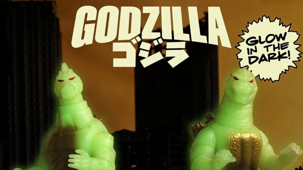 Godzilla and Mechagodzilla stomp in to San Diego Comic