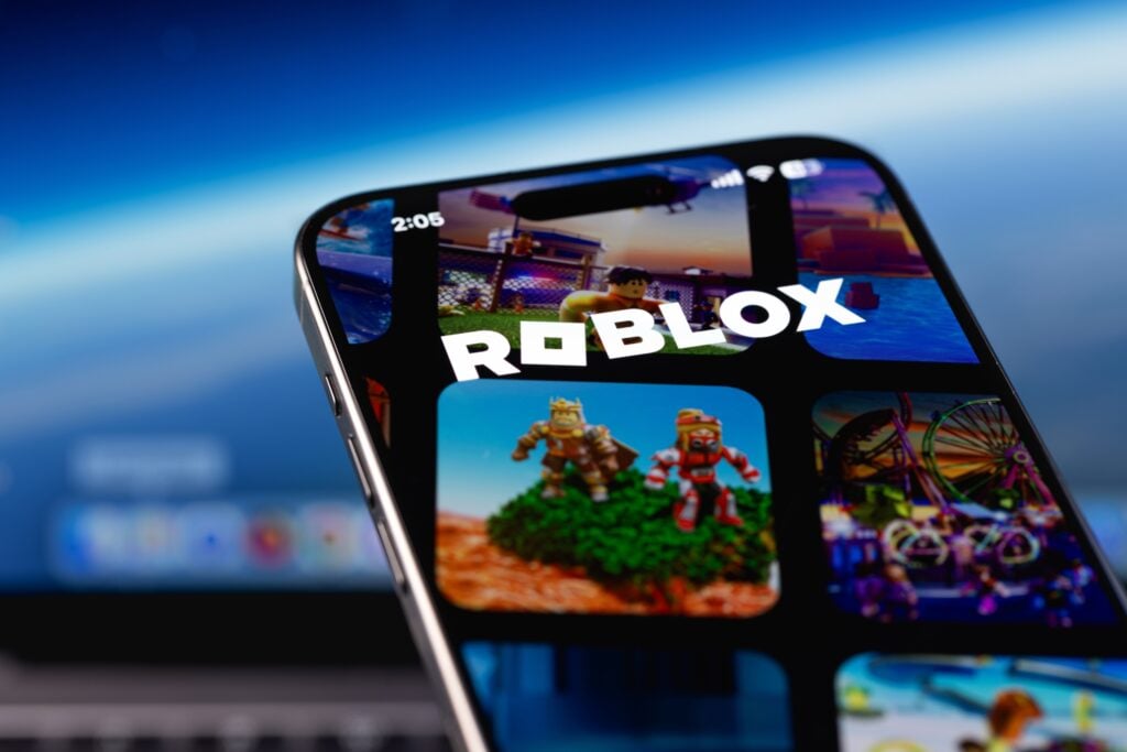 Roblox Stock Plunges 21% After Q2 Report, Analyst Downgrades Roblox Stock Plunges 21% After Q2 Report, Analyst Downgrades