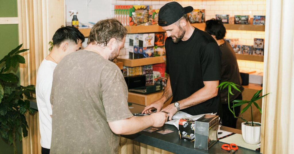 Oregon-raised NBA champion backs new hometown collectibles, trading card shop Oregon-raised NBA champion backs new hometown collectibles, trading card shop