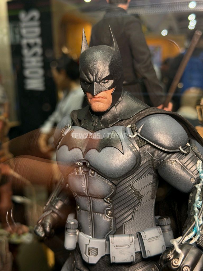 Detailed close-up of the head and cowl of the Hot Toys Batman (Arkham Origins) figure.