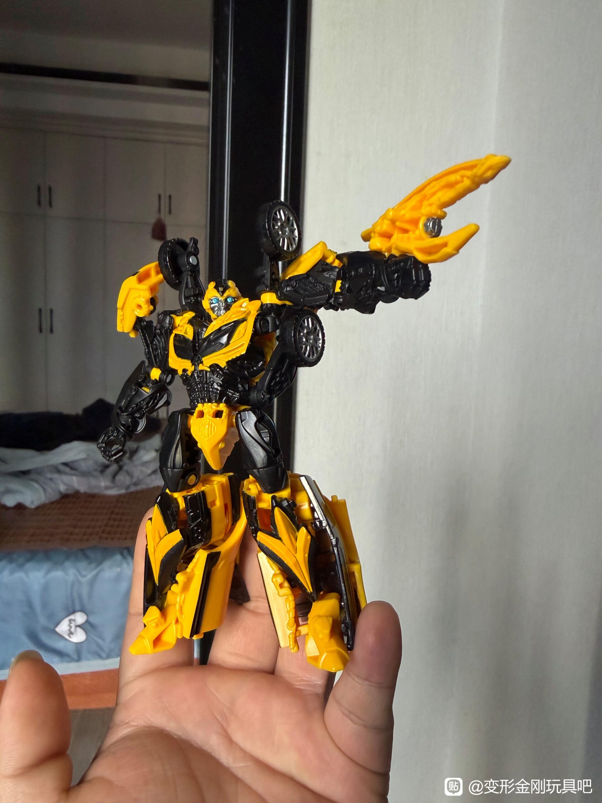 Image of Aoe Bumblebee In Hand Of Studio Series Transformers Action Figure (3 of 9)