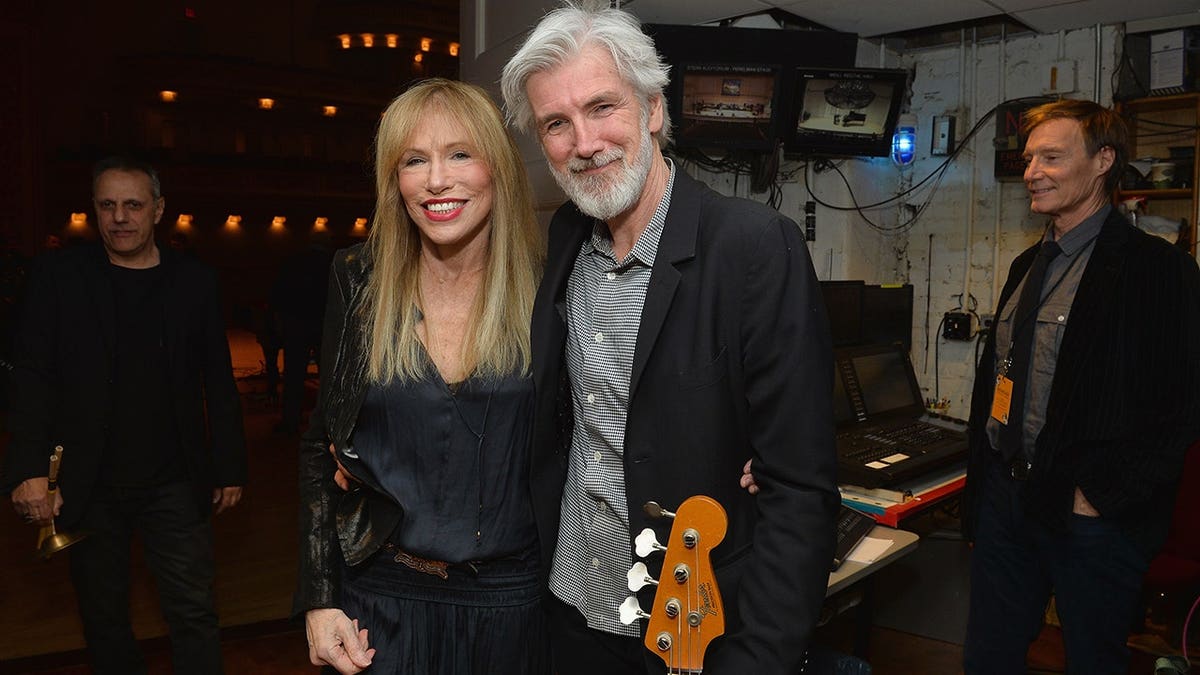 Carly Simon and Tony Shanahan pose together backstage at Carnegie Hall.