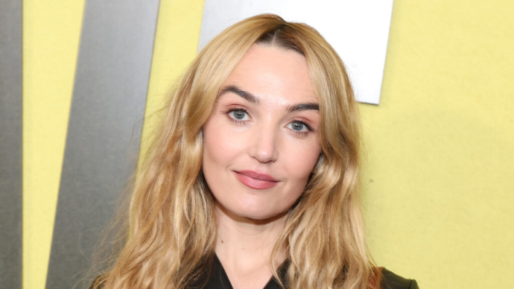 Chloe Fineman Joins Netflix’s ‘Myron Bolitar’ Series With Three More Stars After Her ‘SNL’ Exit Chloe Fineman Joins Netflix’s ‘Myron Bolitar’ Series With Three More Stars After Her ‘SNL’ Exit