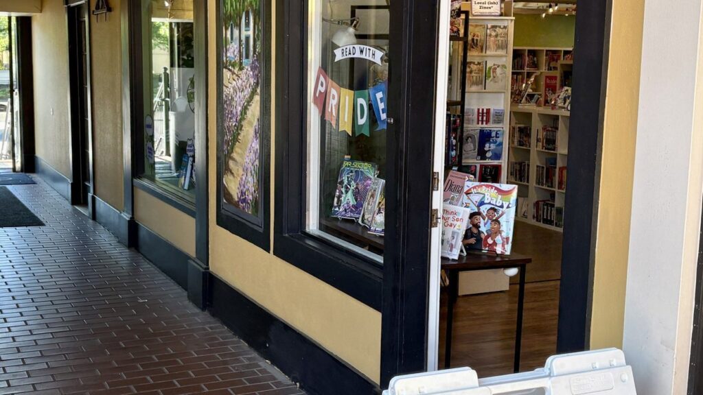 Eugene comic book store wins international award