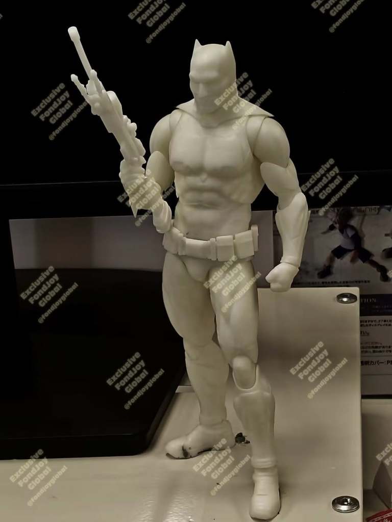 Full view of the leaked FondJoy 1-9 BVS Batman action figure prototype display.