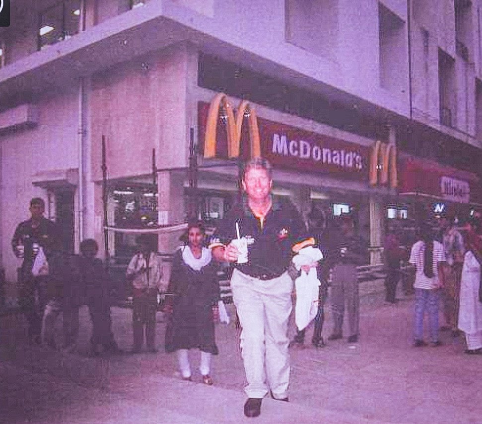 Ian Healy, former Australian cricketer, visits the first McDonald's in New Delhi, in 1996, becoming one of its first customers during Australia's tour of India. (Photo: @cricfinity)