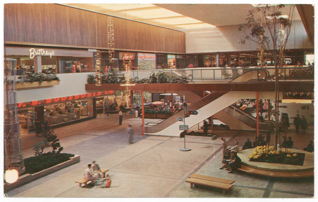 Featuring fountains, art installations and indoor public spaces, it was envisioned as a community centre rather than simply a shopping destination.