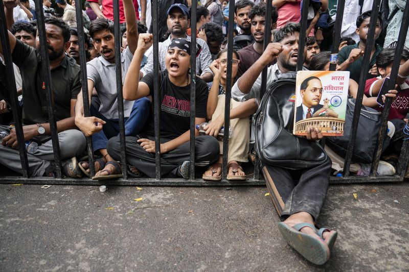 Paintbrushes, pop culture and protest: Jantar Mantar turns canvas of dissent Paintbrushes, pop culture and protest: Jantar Mantar turns canvas of dissent