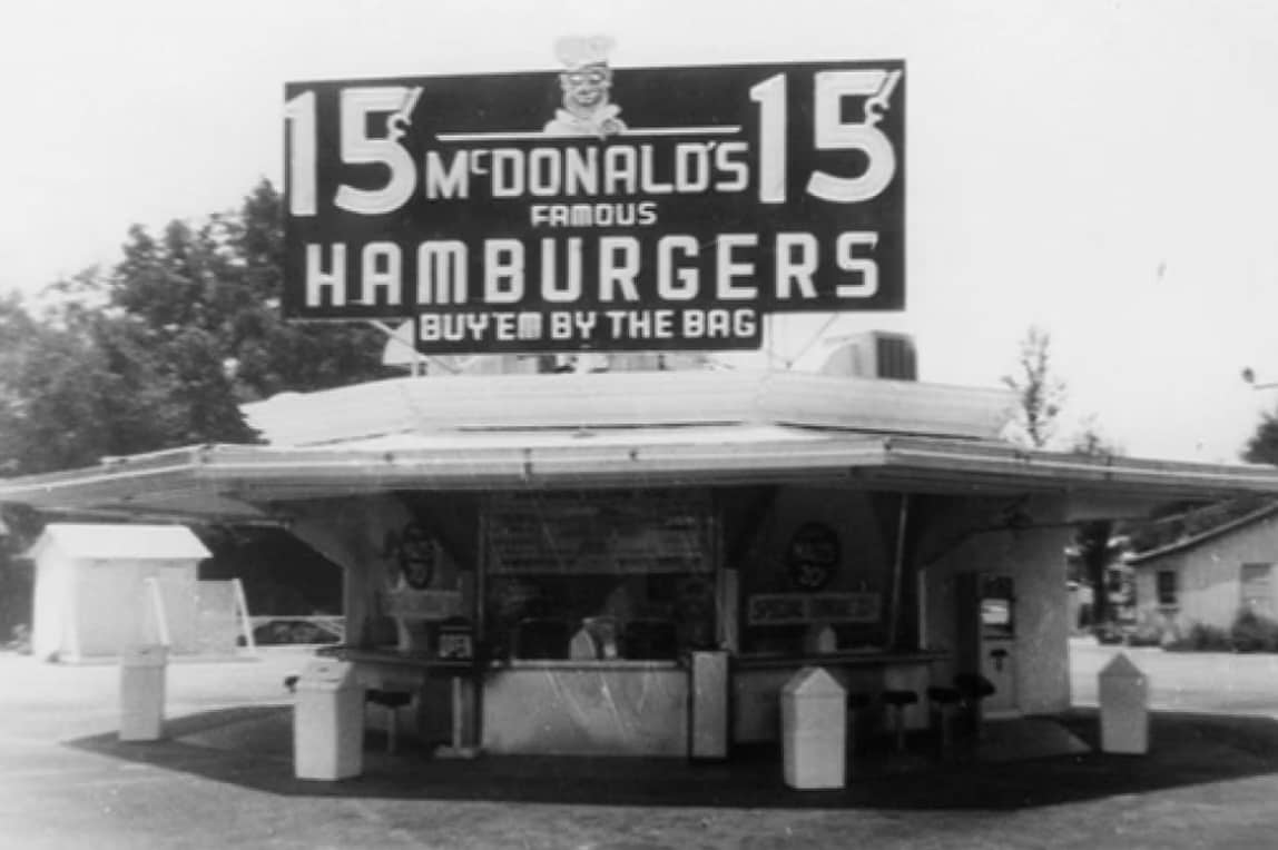 In picture, the first McDonald brothers McDonald’s California restaurant 1948-1955.