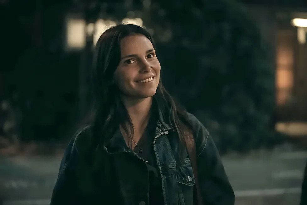 Inde Navarrette as Nikki in Obsession