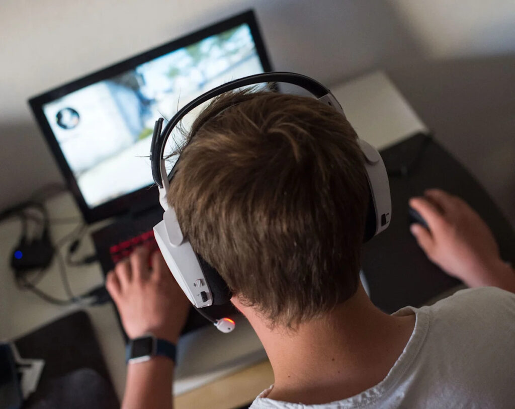 When screens take over: One teen’s recovery from media addiction When screens take over: One teen’s recovery from media addiction
