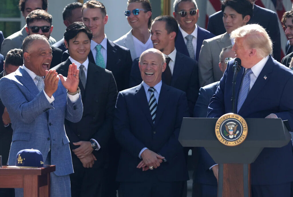 Dodgers visit White House, as owner gives President Trump championship ring Dodgers visit White House, as owner gives President Trump championship ring
