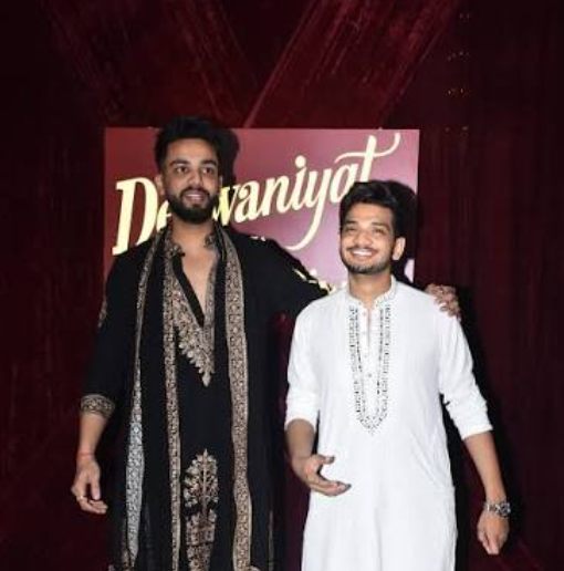 Despite controversies, he remains one of India's most popular live performers.
