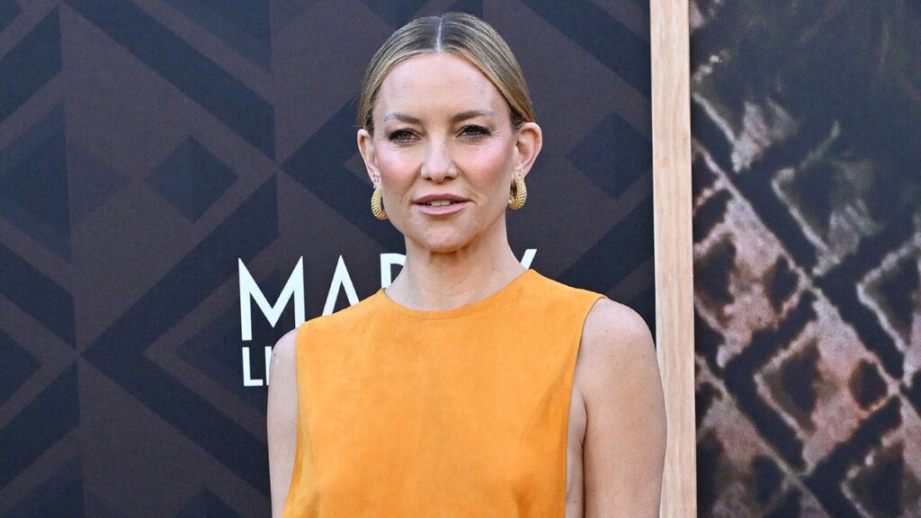 Kate Hudson shows off fit body in multiple string bikinis during family vacation in Greece Kate Hudson shows off fit body in multiple string bikinis during family vacation in Greece
