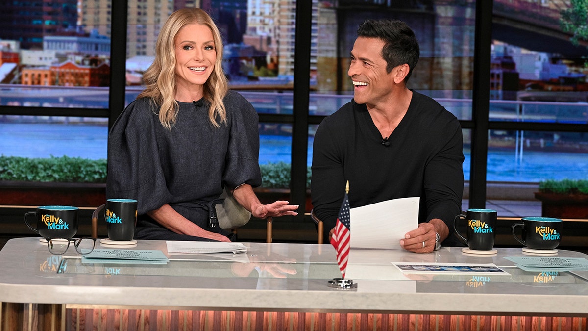Kelly Ripa and Mark Consuelos on air
