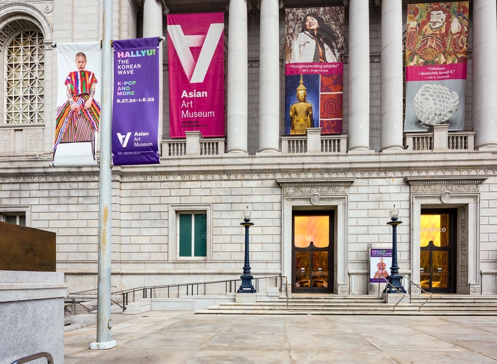Installation view of "Hallyu! The Korean Wave" at the Asian Art Museum of San Francisco that ran until Jan. 6, 2025 (Asian Art Museum of San Francisco)