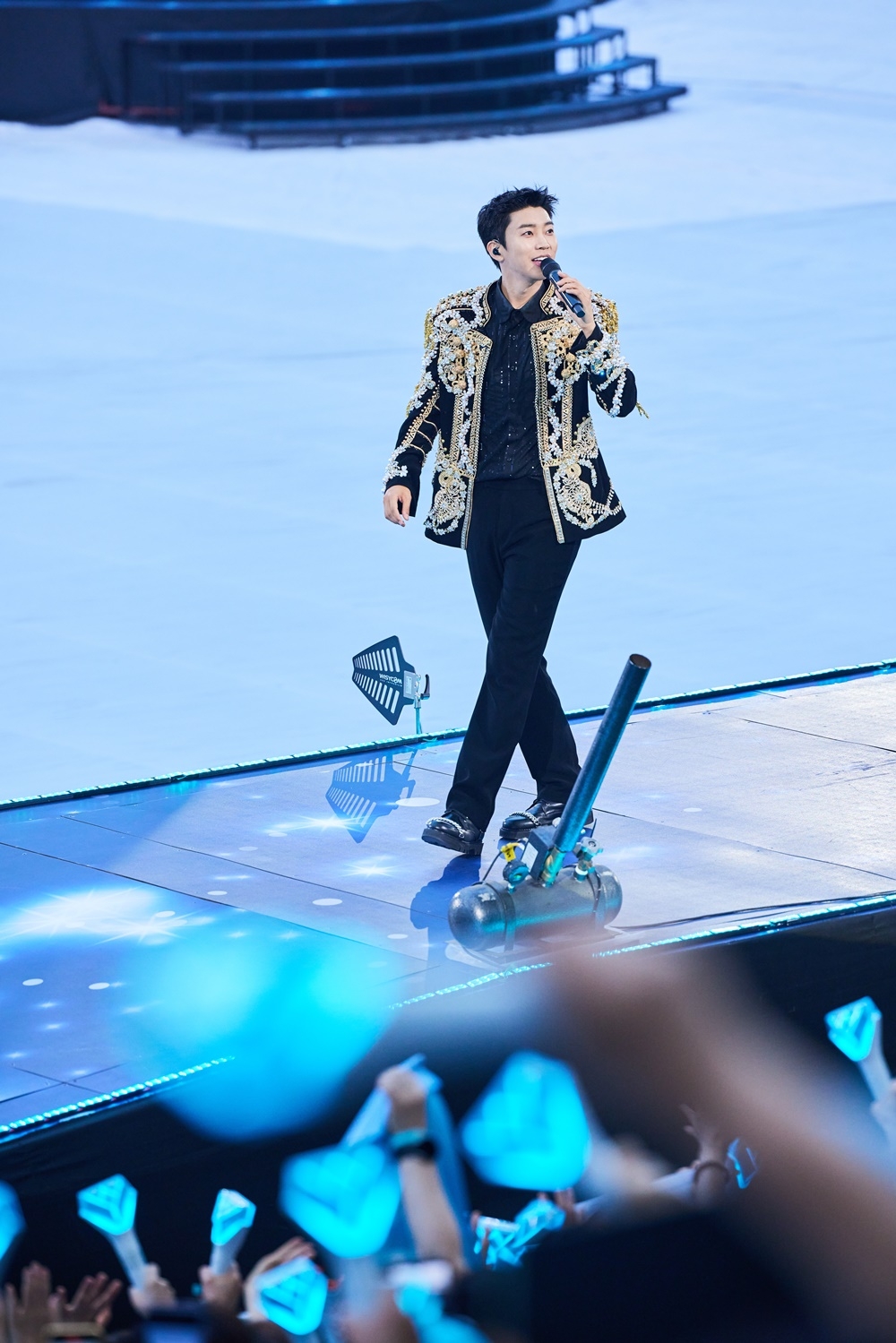 Trot singer Lim Young-woong performs during the "I'm Hero - The Stadium" concert at Seoul World Cup Stadium in May 2024. (Mulgogi Music)
