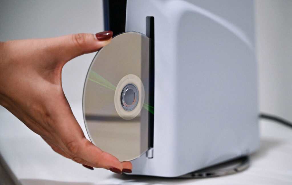 Sony’s decision to ditch discs was practically inevitable, data shows Sony’s decision to ditch discs was practically inevitable, data shows