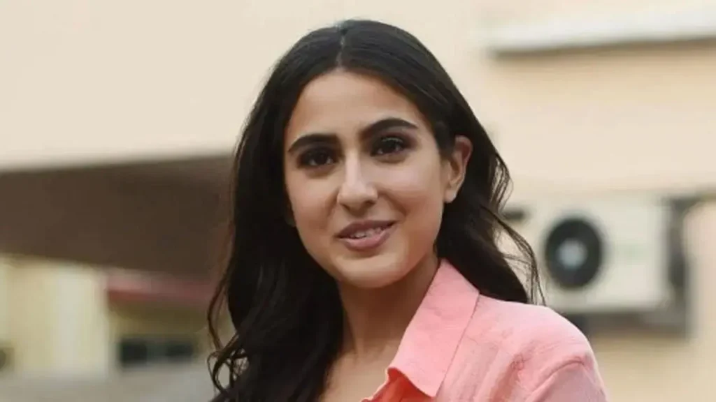Sara Ali Khan seeks blessings at Gurdwara Bangla Sahib with best friend