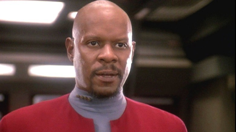 Benjamin Sisko (Avery Brooks) speaks sternly in Star Trek: Deep Space Nine