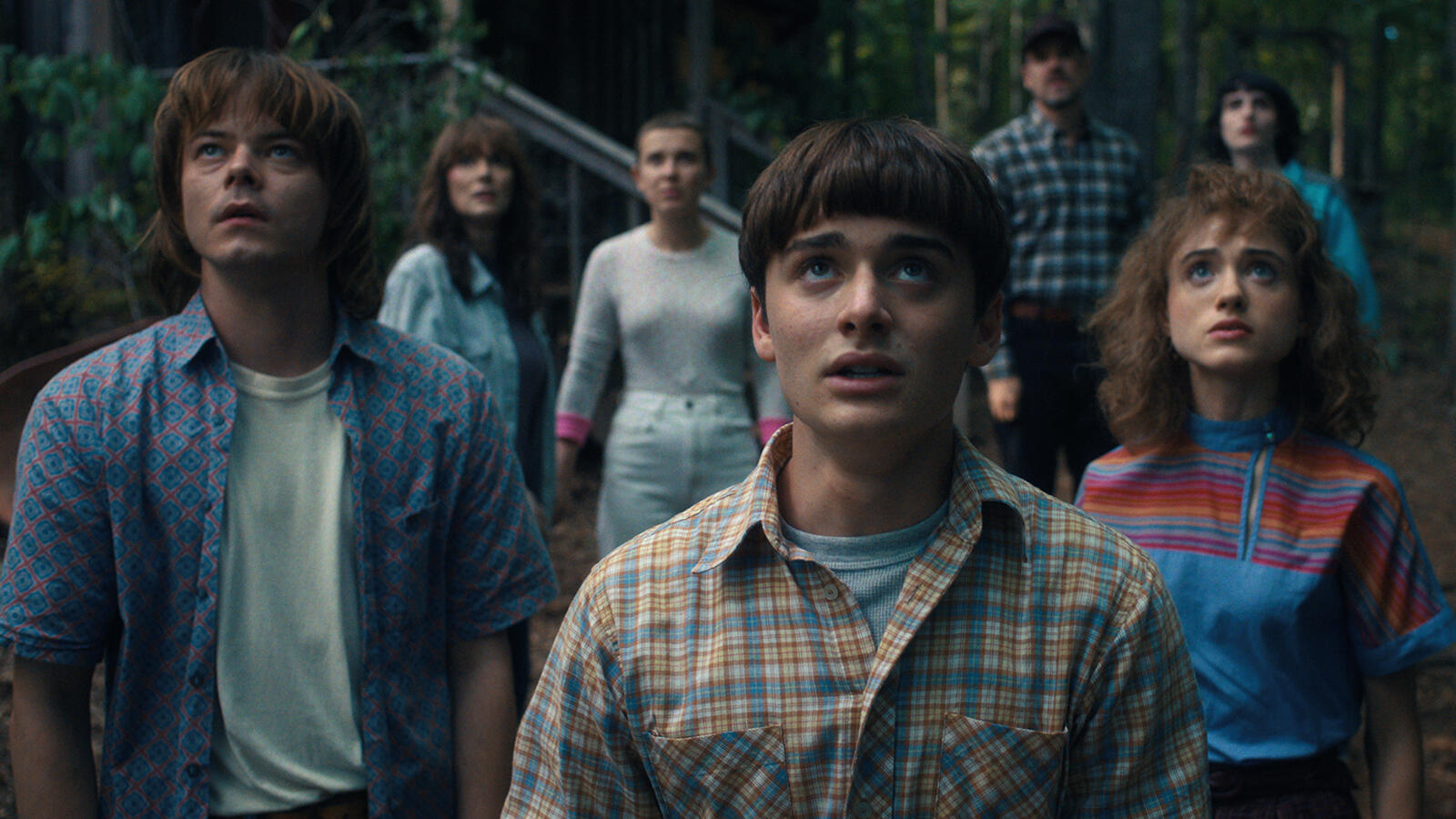 Charlie Heaton, Winona Ryder, Millie Bobby Brown, Noah Schnapp, David Harbour, Natalia Dyer, and Finn Wolfhard, Stranger Things