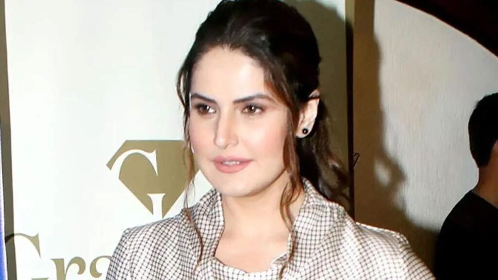 Zareen Khan loses cool at paparazzi over inappropriate remark