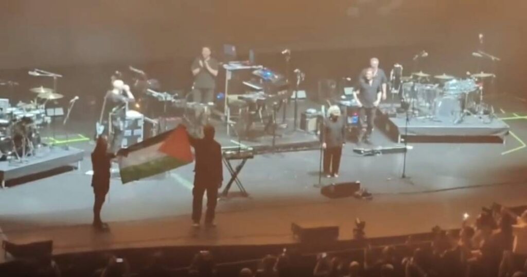 Massive Attack banned from Singapore after Palestinian flag at concert