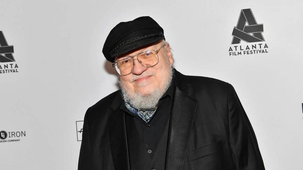 George R.R. Martin makes triumphant return to Worldcon 1 year after heated fan confrontation