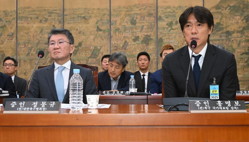 청문회 출석해 답변하는 홍명보 전 축구대표팀 감독 (서울=연합뉴스) 홍명보 전 축구대표팀 감독(오른쪽)이 30일 국회 문화체육관광위원회에서 열린 대한축구협회 현안 관련 청문회에 증인으로 출석해 의원 질의에 답하고 있다. 홍 전 감독 왼쪽은 정몽규 전 대한축구협회장. 2026.7.30 [국회사진기자단] photo@yna.co.kr/2026-07-30 11:41:33/