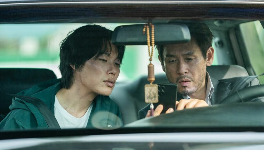 Ryu Jun-yeol steals the show in Netflix’s identity theft thriller ‘Mousetrap’