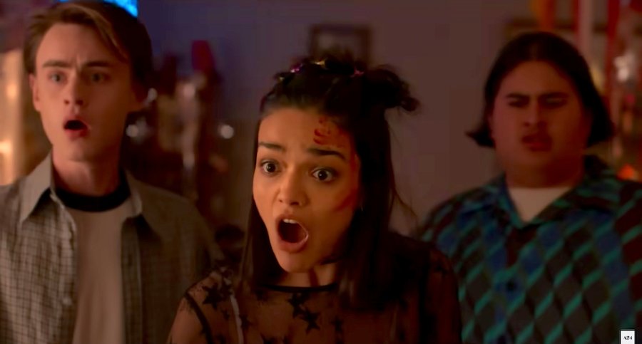 A24's 'Y2K' Makes a Late-'90s Paranoia Into Reality!
