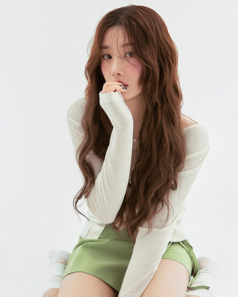 Kwon Eun-bi Announces Official Fandom Name ‘DANBI’ Kwon Eun-bi Announces Official Fandom Name ‘DANBI’
